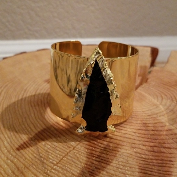 🧡 Onyx Arrowhead Gold Bracelet - Picture 1 of 5